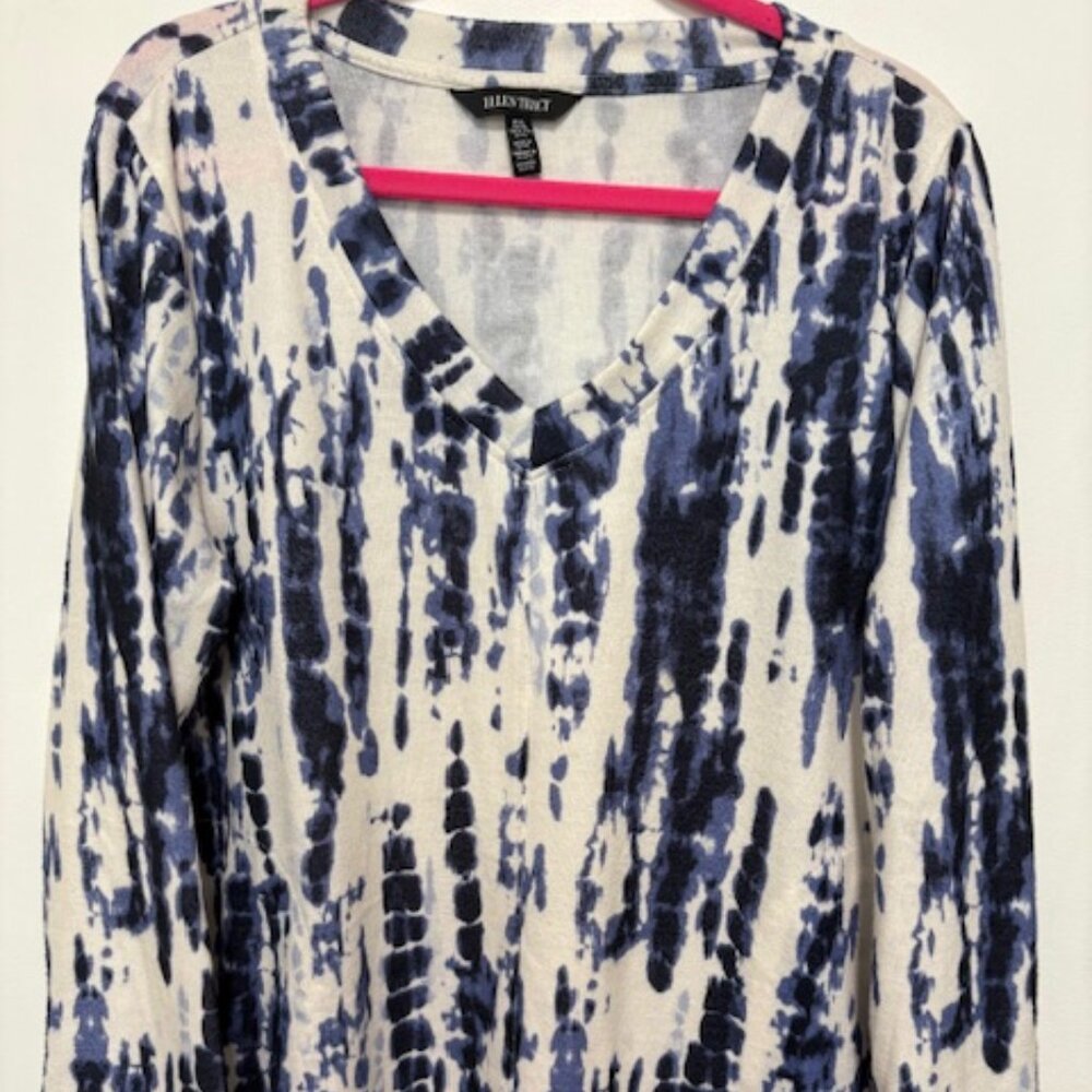 ELLEN TRACY WHITE/SHADES OF BLUE TIE DYE V-NECK LONG SLEEVE TUNIC. SZ. XL